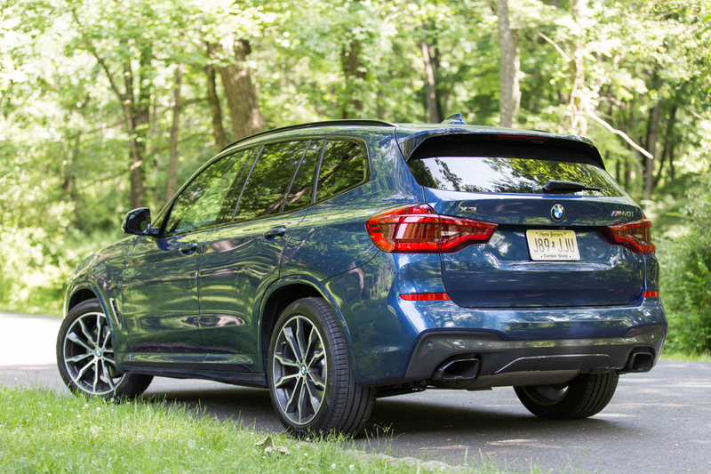 Illustration for article titled The 2018 BMW X3 M40i Makes the Crossover Apocalypse a Little More Tolerable